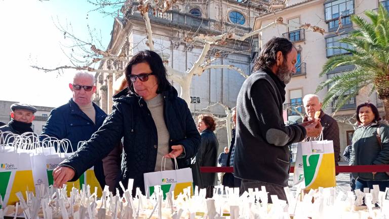 Pan, bacalao y el mejor aceite de oliva para celebrar a Andalucía Pan, bacalao y el mejor aceite de oliva para celebrar a Andalucía