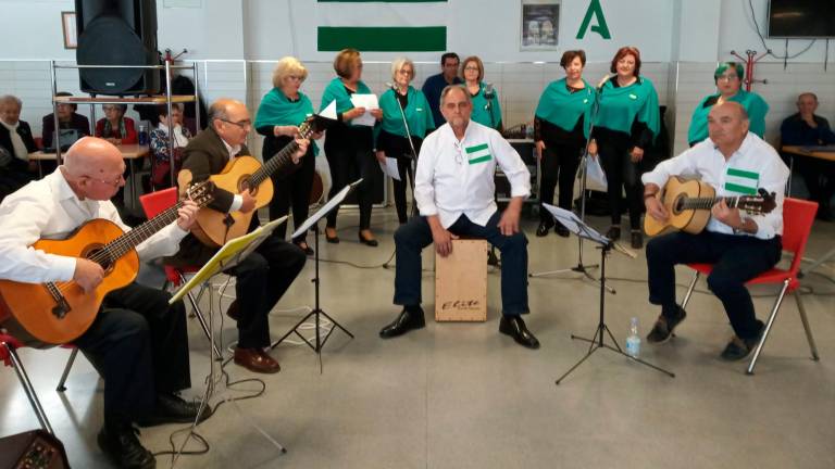 Los mayores viven el Día de Andalucía