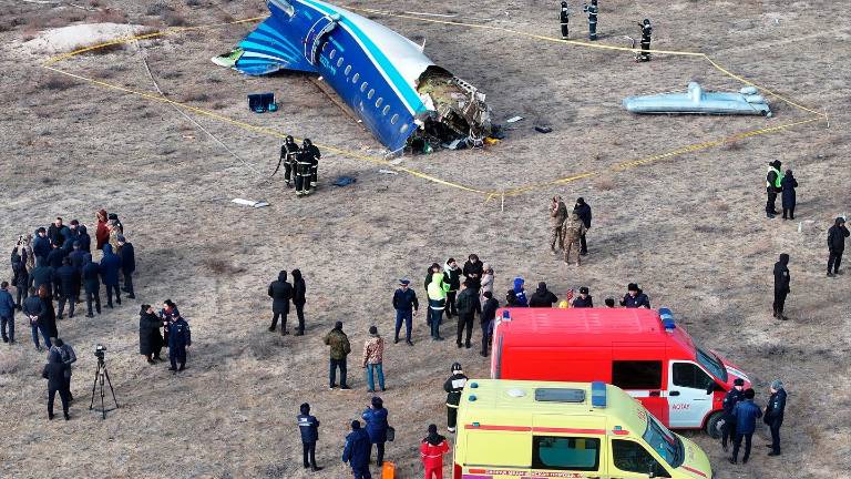El accidente aéreo en Kazajistán se debió a una “interferencia externa física y técnica” El accidente aéreo en Kazajistán se debió a una “interferencia externa física y técnica”