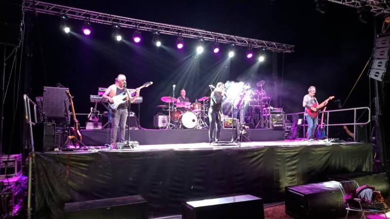 No te quedes sin ver el concierto de Apache en La Matea ¡Espectacular! No te quedes sin ver el concierto de Apache en La Matea ¡Espectacular!