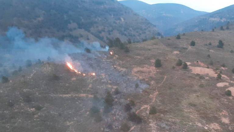 Observa la dependencia entre los incendios y el cambio climático Observa la dependencia entre los incendios y el cambio climático