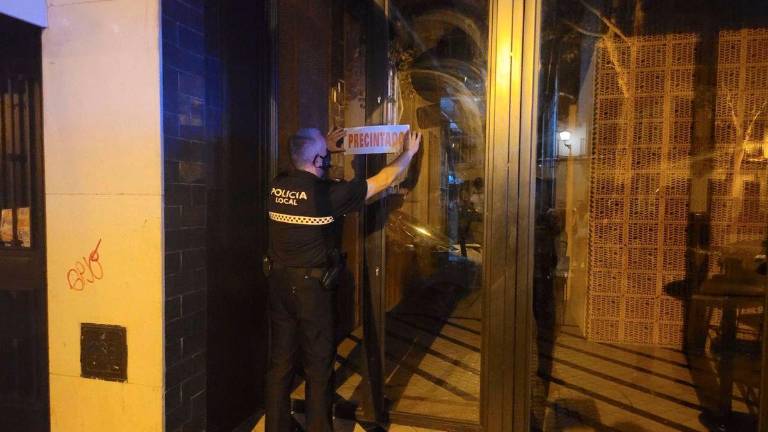 Disuelta una concentración de 60 hinchas belgas y desalojado un bar con 46 personas Disuelta una concentración de 60 hinchas belgas y desalojado un bar con 46 personas