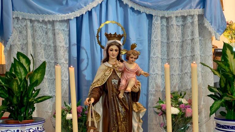 El Campillo alaba y venera la figura de la Virgen del Carmen El Campillo alaba y venera la figura de la Virgen del Carmen