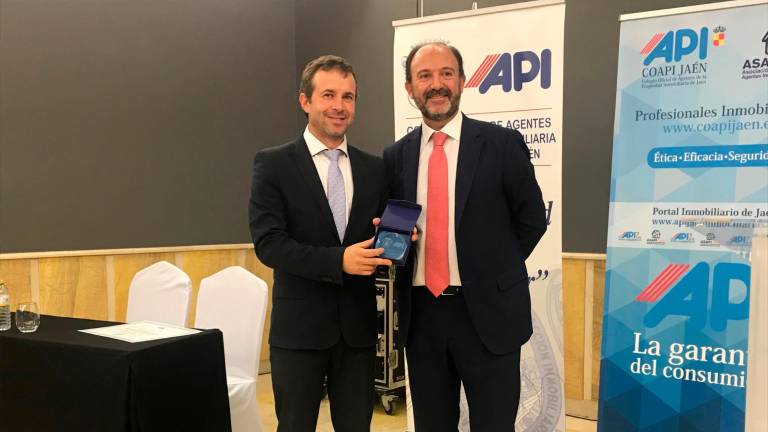 Millán apoya el sector comercial Millán apoya el sector comercial