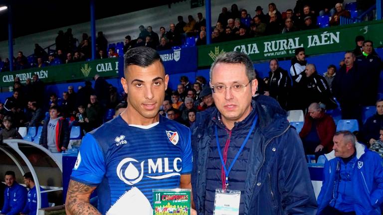 Un hat-trick de Chendo hace campeón de invierno al Linares Un hat-trick de Chendo hace campeón de invierno al Linares