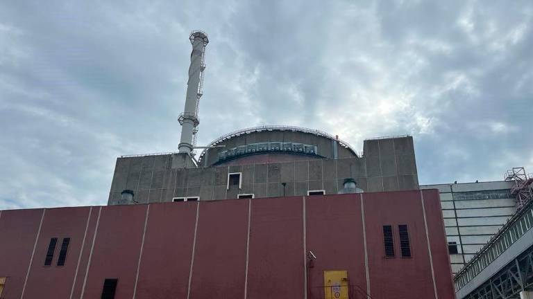 Fuertes explosiones en los exteriores de la central nuclear de Zaporiyia Fuertes explosiones en los exteriores de la central nuclear de Zaporiyia