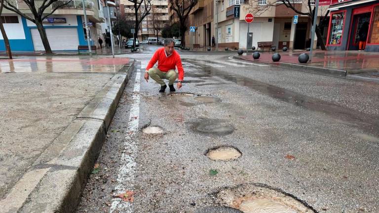El PP denuncia el “pésimo estado” de calles de Jaén por la “paralización” del plan de bacheo El PP denuncia el “pésimo estado” de calles de Jaén por la “paralización” del plan de bacheo
