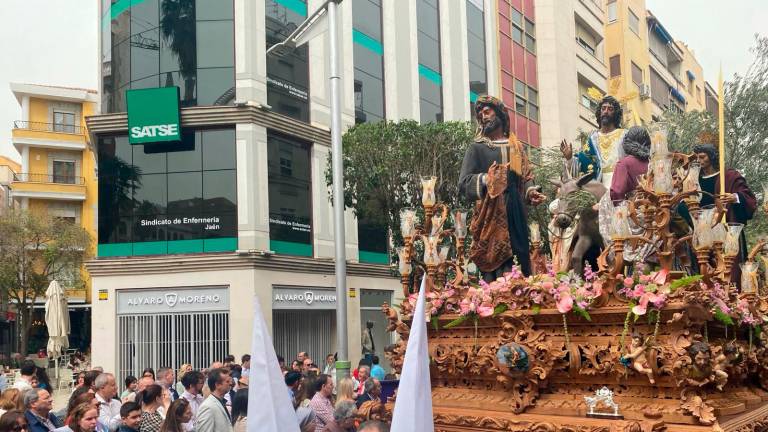 Jaén disfruta de la Borriquilla por sus calles Jaén disfruta de la Borriquilla por sus calles