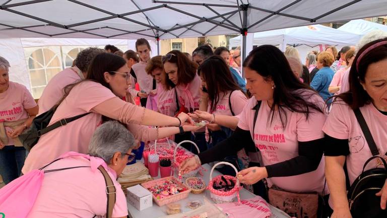Una marea rosa de esperanza en Jaén por la investigación del cáncer de mama Una marea rosa de esperanza en Jaén por la investigación del cáncer de mama