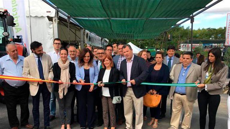 La Junta subraya la importancia de la innovación y modernización en la agricultura para mejorar la competitividad La Junta subraya la importancia de la innovación y modernización en la agricultura para mejorar la competitividad