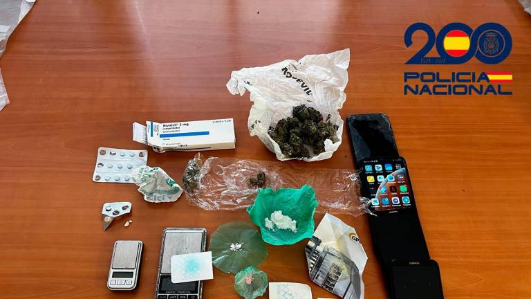 Desmantelado un punto de venta de drogas y “fumadero” en el centro de Jaén Desmantelado un punto de venta de drogas y “fumadero” en el centro de Jaén