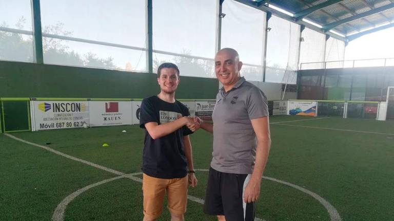 Joaquín Pérez sella su continuidad como responsable técnico del CD Villanueva Joaquín Pérez sella su continuidad como responsable técnico del CD Villanueva