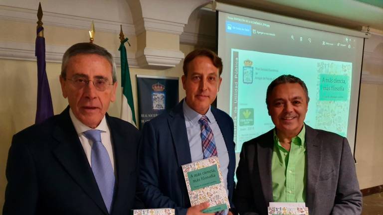 Ruiz Calvente presenta su libro en La Económica Ruiz Calvente presenta su libro en La Económica