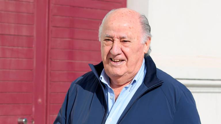 Amancio Ortega, primer accionista del imperio Inditex, cobra este otoño 859 millones de euros de dividendo Amancio Ortega, primer accionista del imperio Inditex, cobra este otoño 859 millones de euros de dividendo