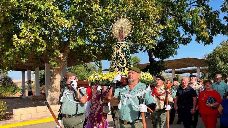 Así escoltaron los antiguos legionarios a la Virgen del Pilar en su marcha por Guadalimar Así escoltaron los antiguos legionarios a la Virgen del Pilar en su marcha por Guadalimar