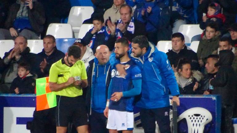 El Linares vence con su versión más pausada y controladora El Linares vence con su versión más pausada y controladora