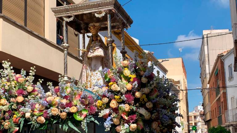 La Virgen de la Victoria llena las calles de Martos de color La Virgen de la Victoria llena las calles de Martos de color