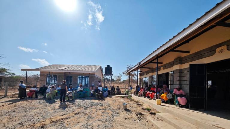 Los pacientes kenianos del doctor Cobo: Un día de consultas en Santa Bakhita Los pacientes kenianos del doctor Cobo: Un día de consultas en Santa Bakhita