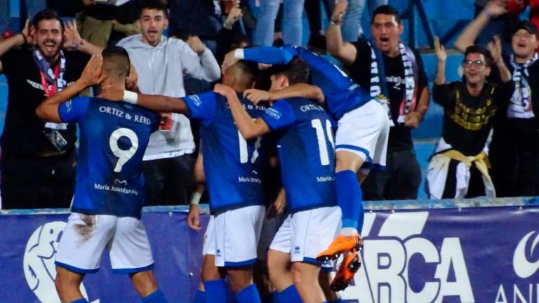 Un Chendo estelar guía la goleada del Linares Un Chendo estelar guía la goleada del Linares