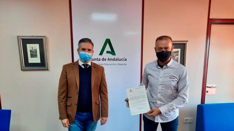 Reconocimiento de la Junta a Juanfran López por su título nacional de descenso Reconocimiento de la Junta a Juanfran López por su título nacional de descenso