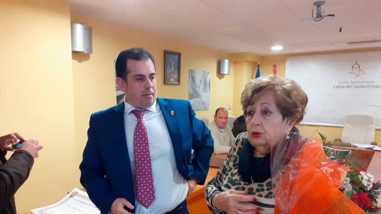 Pilar Olmedo recibe el título de Hija Predilecta Pilar Olmedo recibe el título de Hija Predilecta
