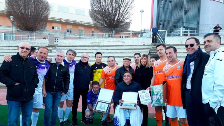 Encuentro homenaje del Jaén 81 a Manolo Chumilla