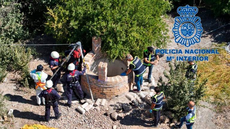 Localizado el cadáver de una mujer en un pozo a gran profundidad de una zona rural de Jerez de la Frontera Localizado el cadáver de una mujer en un pozo a gran profundidad de una zona rural de Jerez de la Frontera