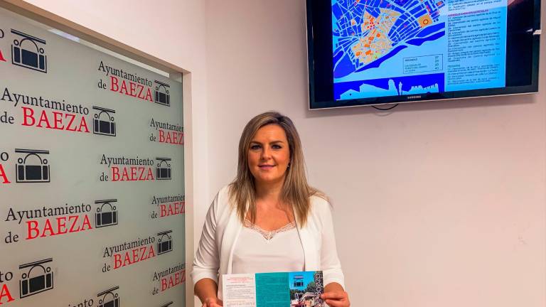 Baeza presenta un tríptico para anunciar las intervenciones que se realizarán hasta marzo 2021 Baeza presenta un tríptico para anunciar las intervenciones que se realizarán hasta marzo 2021