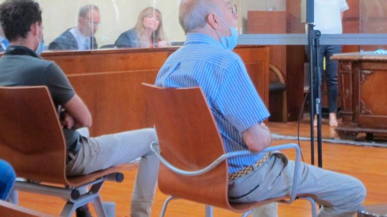 El octogenario acusado de apropiación de bienes dice que tenía permiso El octogenario acusado de apropiación de bienes dice que tenía permiso