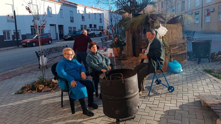 Los vecinos dejan Huelma de dulce para Navidad Los vecinos dejan Huelma de dulce para Navidad