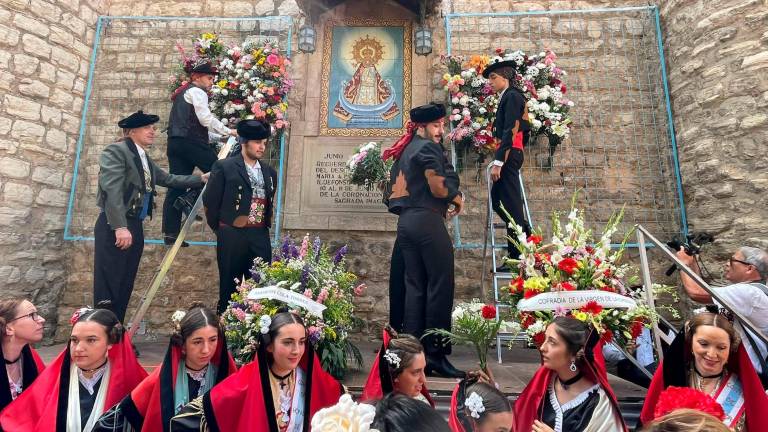 Baño de flores para la Virgen de la Capilla Baño de flores para la Virgen de la Capilla