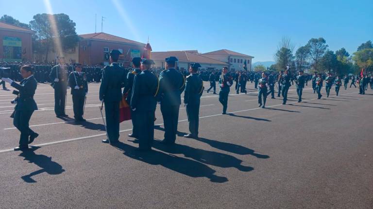 El rey Felipe VI preside la jura de bandera de la promoción con más mujeres de la historia El rey Felipe VI preside la jura de bandera de la promoción con más mujeres de la historia