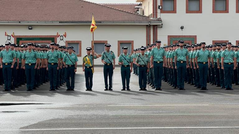 La 130ª promoción de la Guardia Civil de Baeza recibe sus despachos en un acto cargado de emoción La 130ª promoción de la Guardia Civil de Baeza recibe sus despachos en un acto cargado de emoción