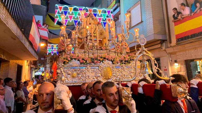 Bailén en el Rosario Magno: Dos imágenes y una pasión viva por la Virgen de Zocueca Bailén en el Rosario Magno: Dos imágenes y una pasión viva por la Virgen de Zocueca