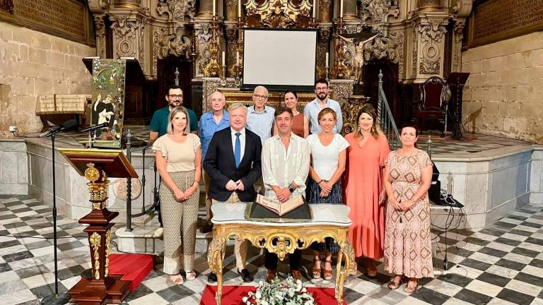 El IAPH restaura la Regla del Rosario de Sanlúcar de Barrameda El IAPH restaura la Regla del Rosario de Sanlúcar de Barrameda