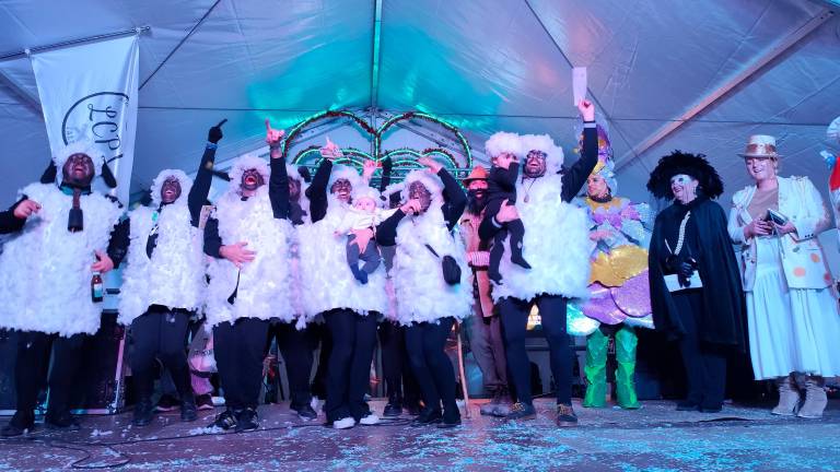 Orquídea Marina y Las Ovejas, los mejores disfraces del Carnaval de Jaén Orquídea Marina y Las Ovejas, los mejores disfraces del Carnaval de Jaén