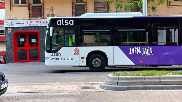 La línea 1 de autobús amplía su recorrido hasta la Urbanización Azahar La línea 1 de autobús amplía su recorrido hasta la Urbanización Azahar