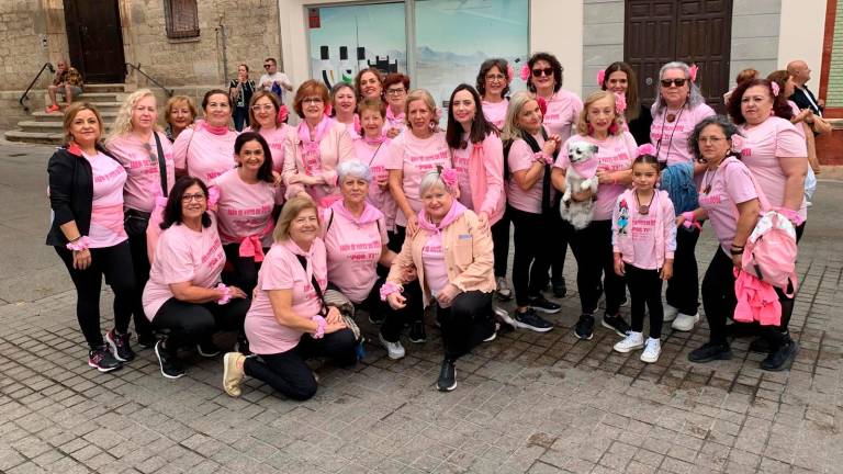 Una marea rosa de esperanza en Jaén por la investigación del cáncer de mama Una marea rosa de esperanza en Jaén por la investigación del cáncer de mama