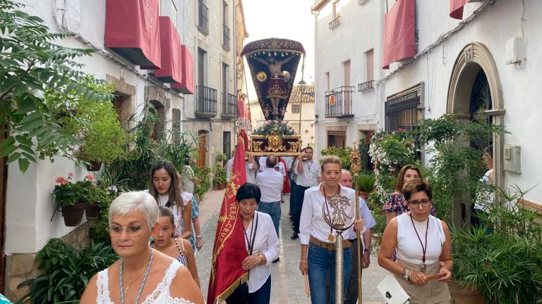Solemne traslado del Cristo de la Vera Cruz de Iznatoraf a la Asunción Solemne traslado del Cristo de la Vera Cruz de Iznatoraf a la Asunción