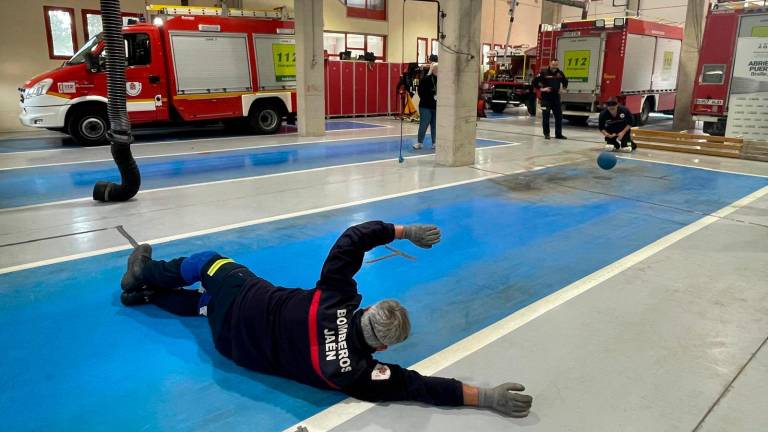 Bomberos de Jaén se unen a la ONCE para promover la inclusión en el deporte Bomberos de Jaén se unen a la ONCE para promover la inclusión en el deporte
