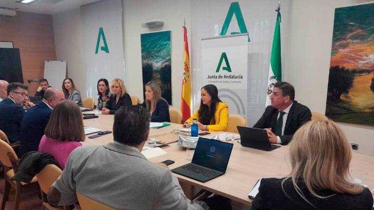 Salud comparte la necesitad de ampliar la dotación de matronas en la provincia Salud comparte la necesitad de ampliar la dotación de matronas en la provincia
