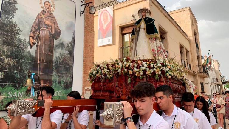 Devoción y flores para rendir honores a la Señora de la Juventud en Ventarique Devoción y flores para rendir honores a la Señora de la Juventud en Ventarique