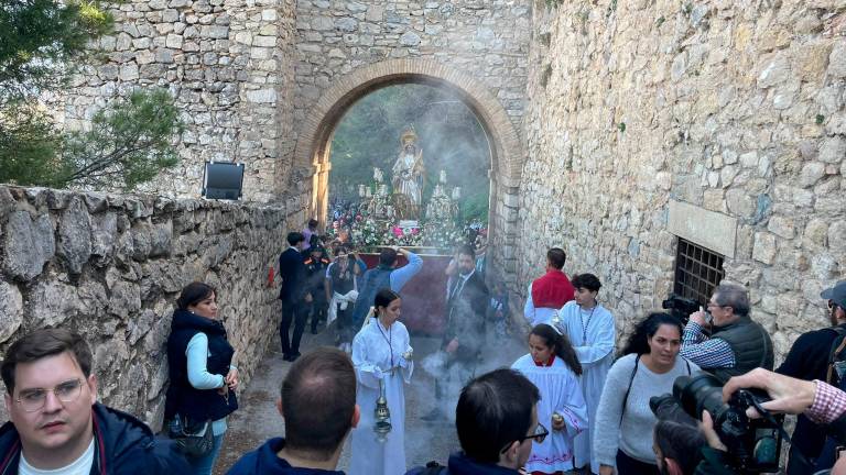 Jaén rinde pleitesía a Santa Catalina en su ascenso al Castillo Jaén rinde pleitesía a Santa Catalina en su ascenso al Castillo