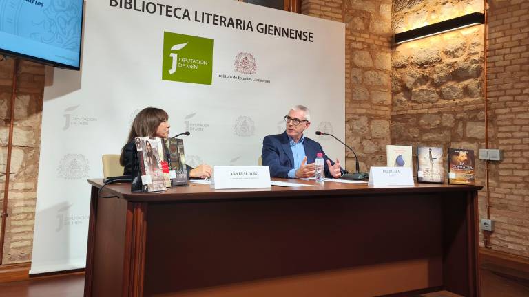 Emilio Lara desvela la relevancia de sujetos legendarios en la novela histórica Emilio Lara desvela la relevancia de sujetos legendarios en la novela histórica