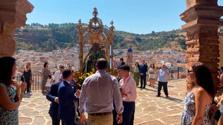 La patrona vuelve a brillar en el inicio de sus fiestas estivales en Santisteban del Puerto La patrona vuelve a brillar en el inicio de sus fiestas estivales en Santisteban del Puerto