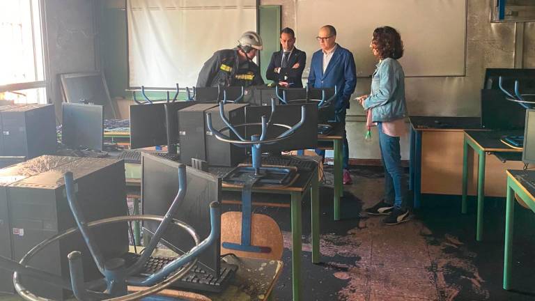 Incendio en un aula del IES Fuente de la Peña: Se suspenden las clases Incendio en un aula del IES Fuente de la Peña: Se suspenden las clases