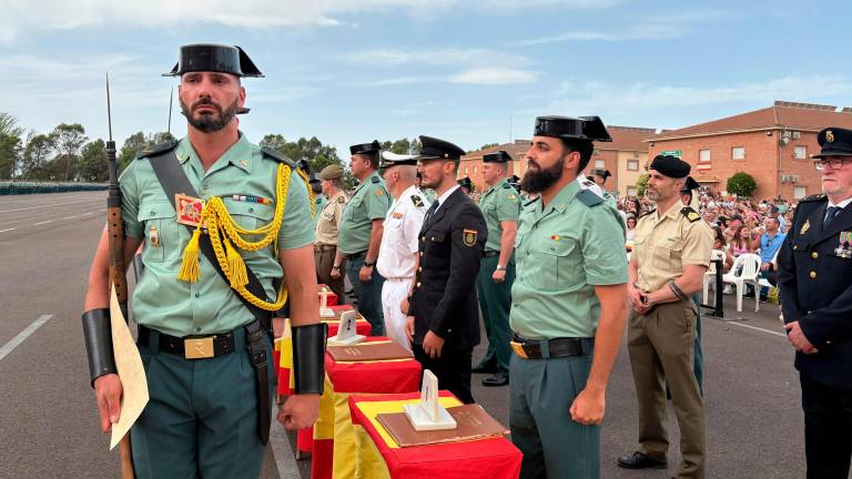 La 130ª promoción de la Guardia Civil de Baeza recibe sus despachos en un acto cargado de emoción La 130ª promoción de la Guardia Civil de Baeza recibe sus despachos en un acto cargado de emoción