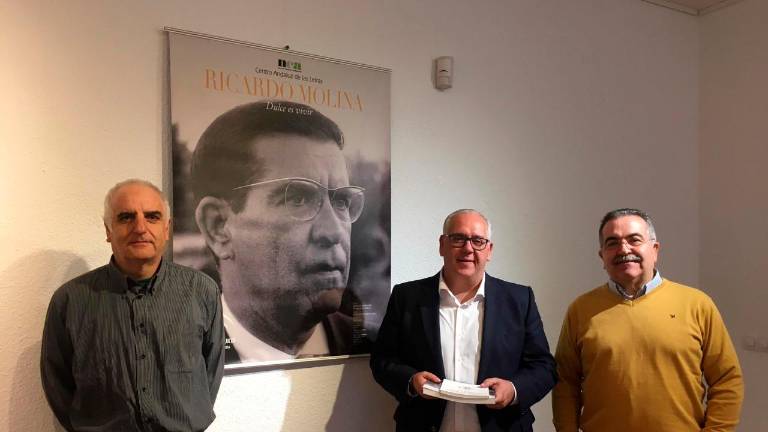 Exposición homenaje al poeta cordobés Rafael Molina Exposición homenaje al poeta cordobés Rafael Molina