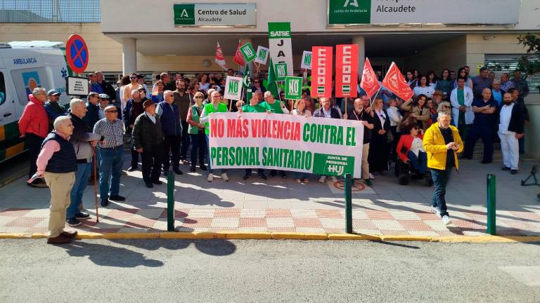 Rechazo unánime a las agresiones a sanitarios en Alcaudete Rechazo unánime a las agresiones a sanitarios en Alcaudete