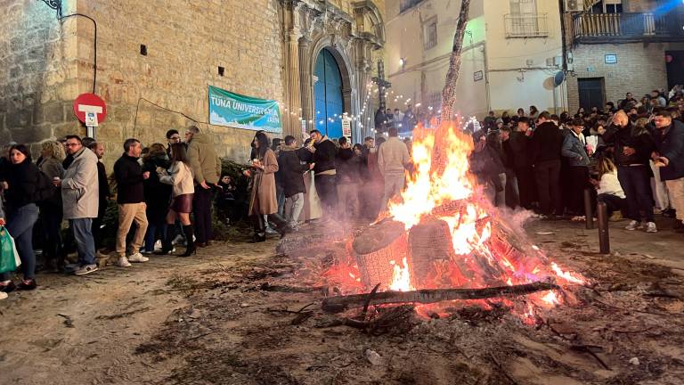 Una treintena de lumbres para celebrar San Antón Una treintena de lumbres para celebrar San Antón